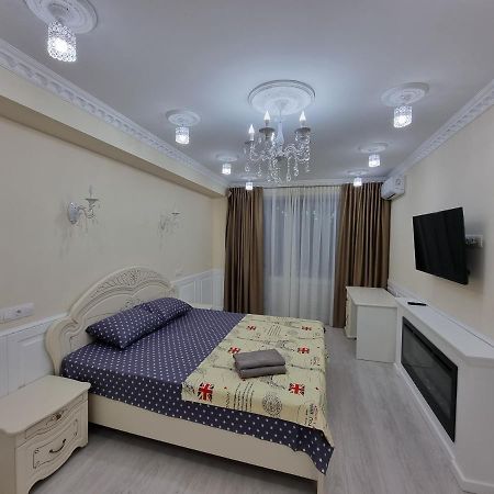 Business Class Apartments In The City Center 基希讷乌 外观 照片